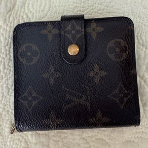 Preloved Louis Vuitton Compact Zip wallet
